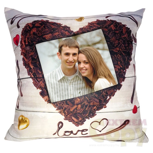 Egyedi fényképes LOVE párna csoki szív mintával